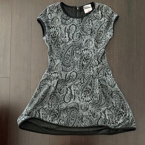 Romeo & Juliet Couture Black and Gray Paisley Fit-and-Flare Dress